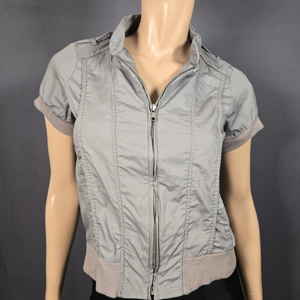 Y2K Short sleeve Full Zip Jacket Size M Gray Utility Grunge Emo Indie Sleaze